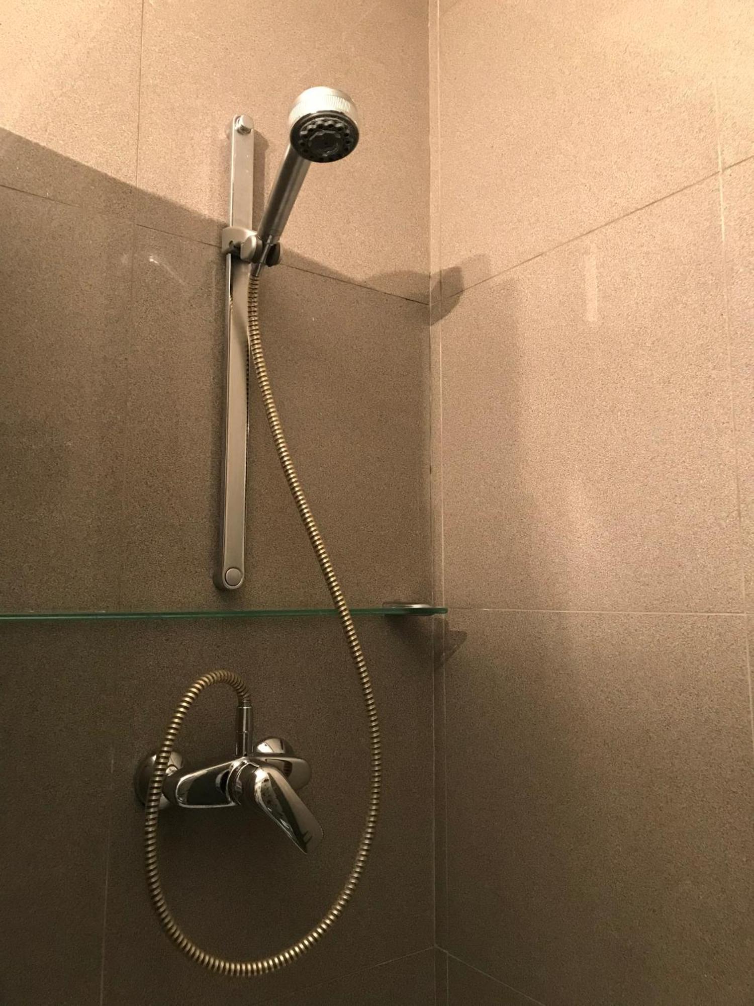 Habitacion Grande Y Confortable Con Bano Privado Junto A Guggenheim Bilbao Dış mekan fotoğraf