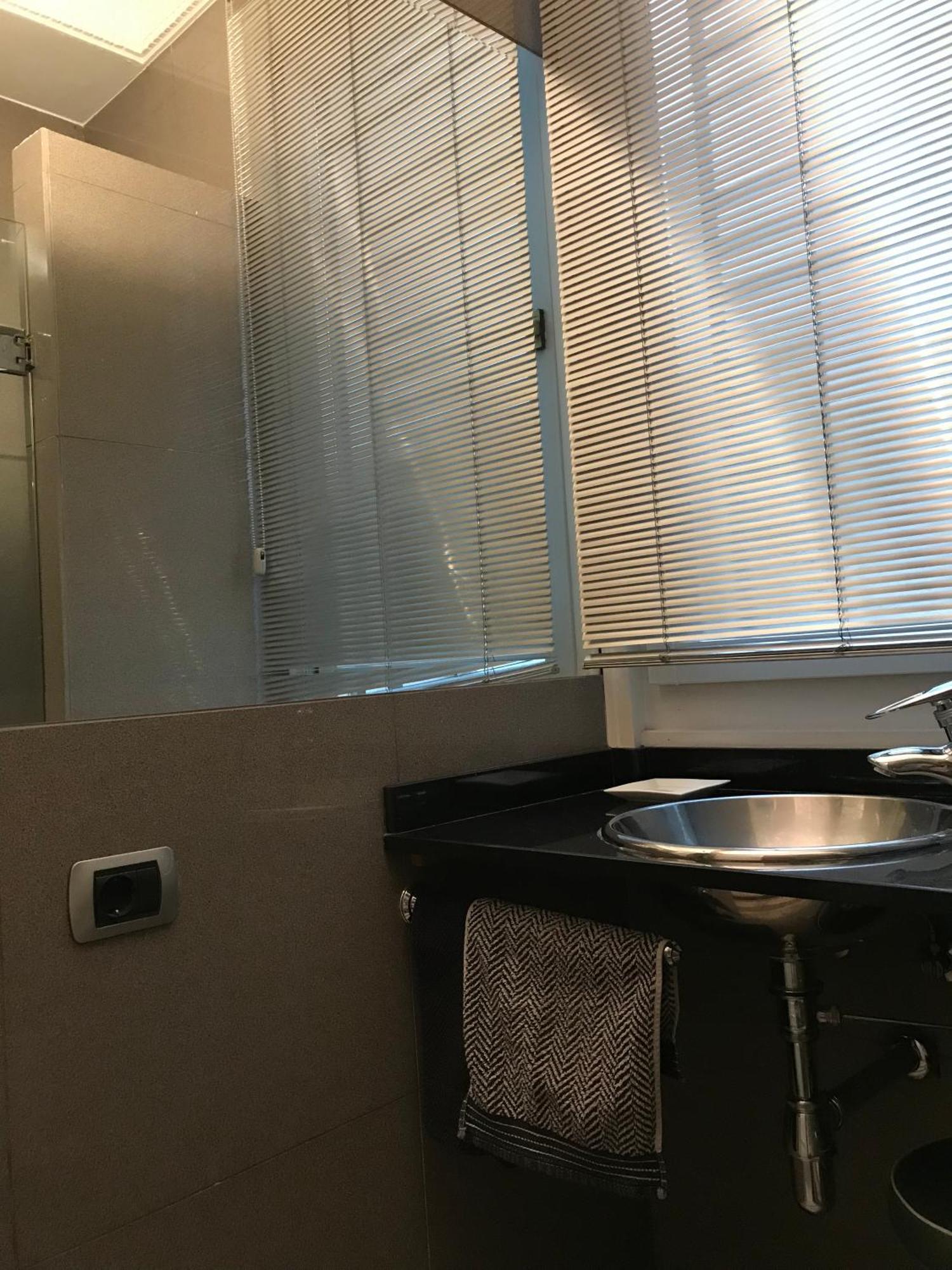 Habitacion Grande Y Confortable Con Bano Privado Junto A Guggenheim Bilbao Dış mekan fotoğraf